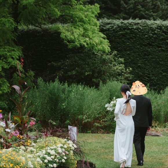Classic Wedding/Bridal/Event White Dress - Picture 3 of 8